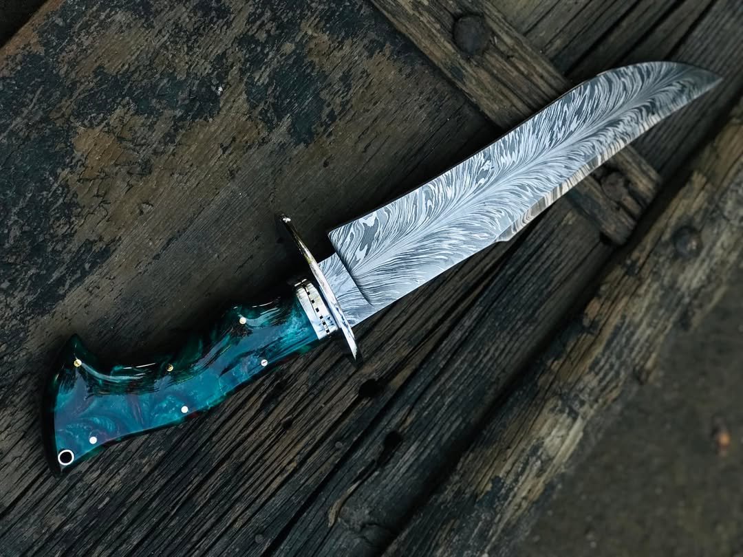 Handmade 14" Damascus Steel Knife with feather pattern blade, steel guard, and exquisite resin handle.”
MZ:15 - Image 2