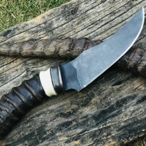 8" Handmade Skinner Knife razor sharp, durable, real deer handle.
MZ:10