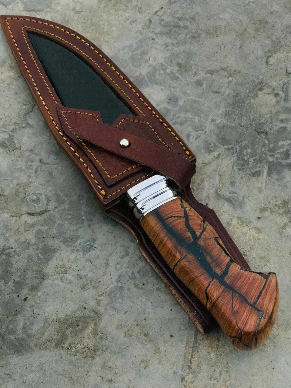 Handmade Stunning Bowie Knife 12.5", Stainless Damascus Steel With Unique resin and wood handle
MZ:14 - Image 7