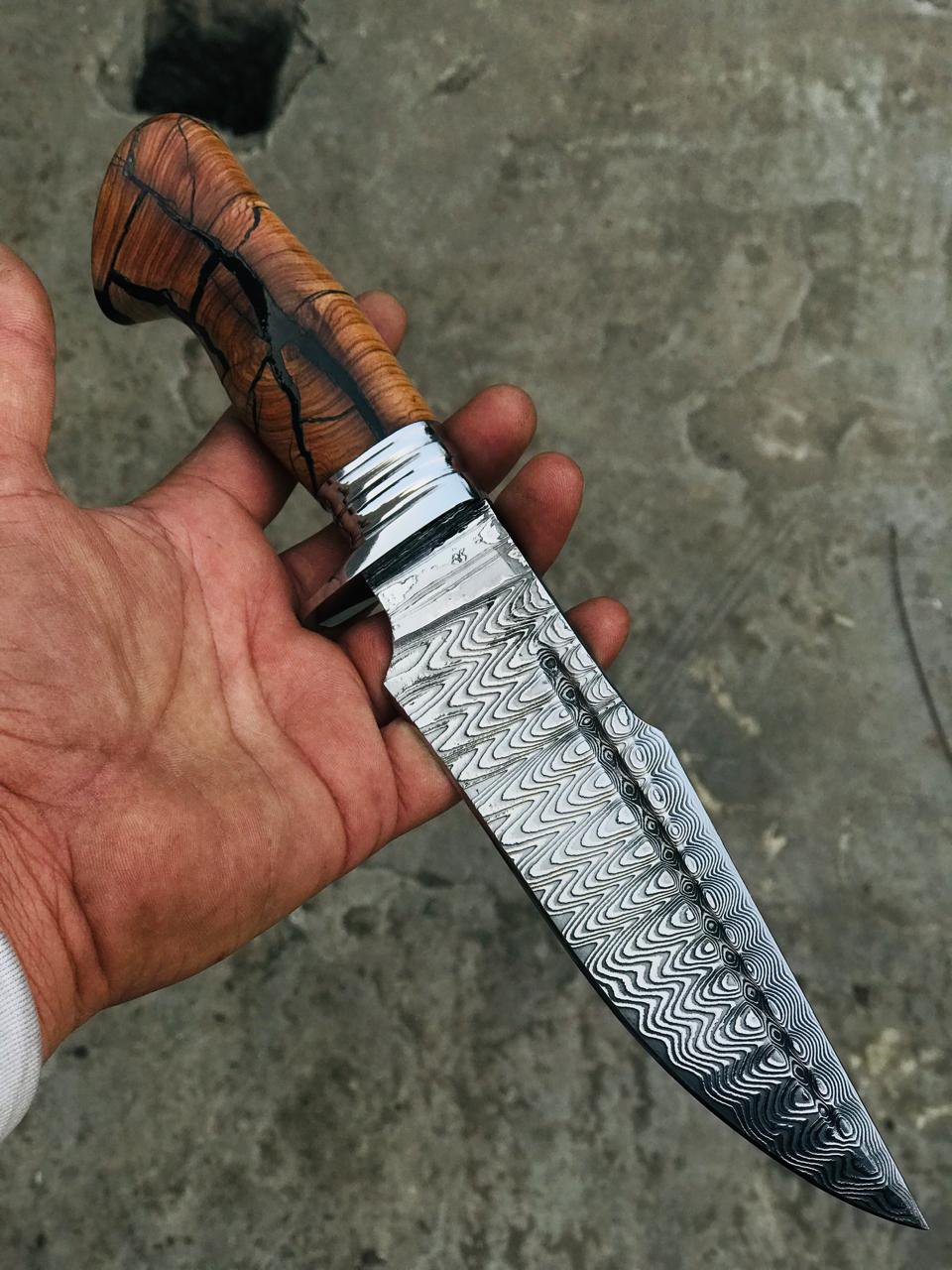 Handmade Stunning Bowie Knife 12.5", Stainless Damascus Steel With Unique resin and wood handle
MZ:14 - Image 2