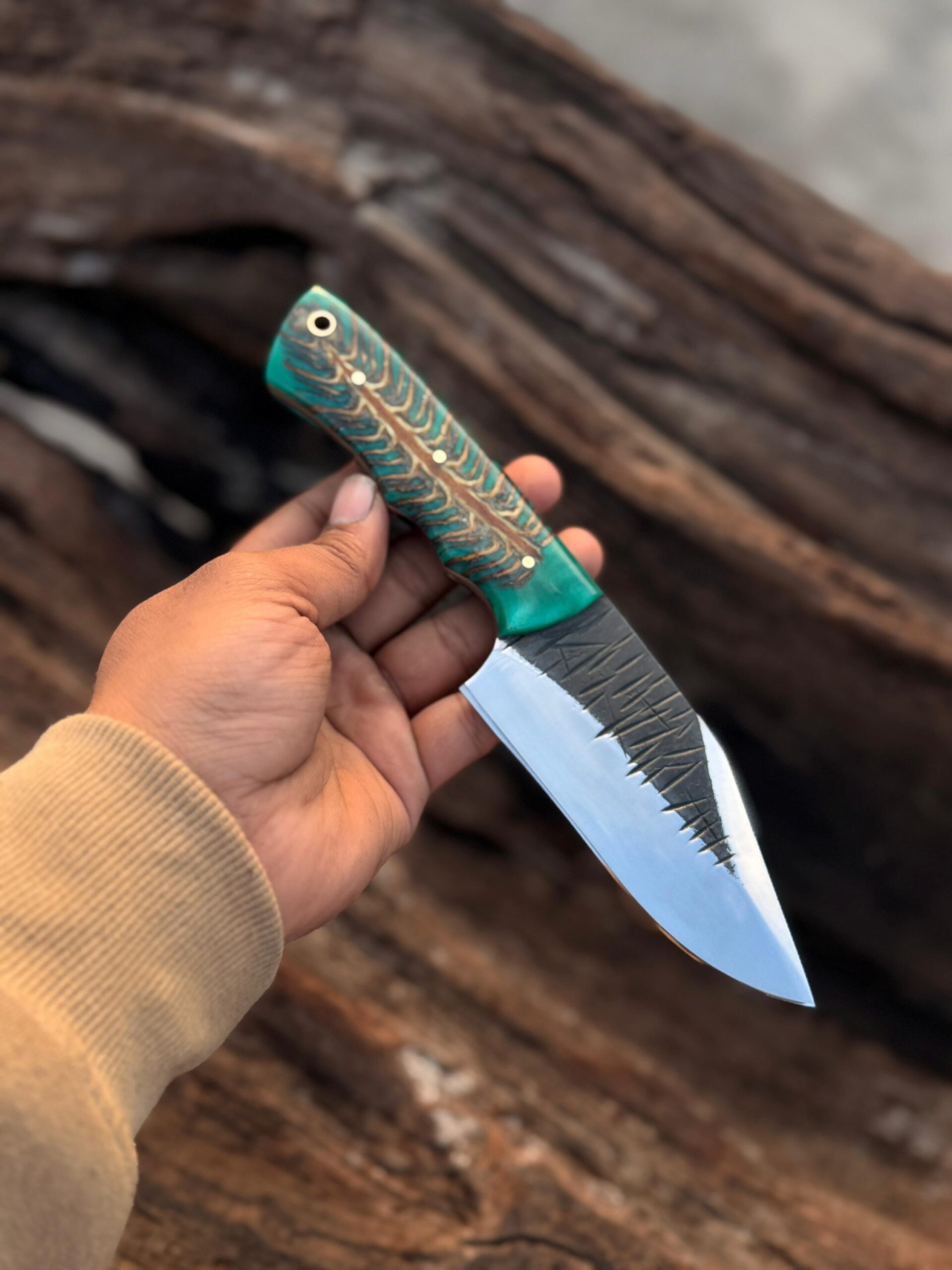 Hand-Forged 1095 Steel Hunter | Pine Cone Resin Handle
MZ:22 - Image 3
