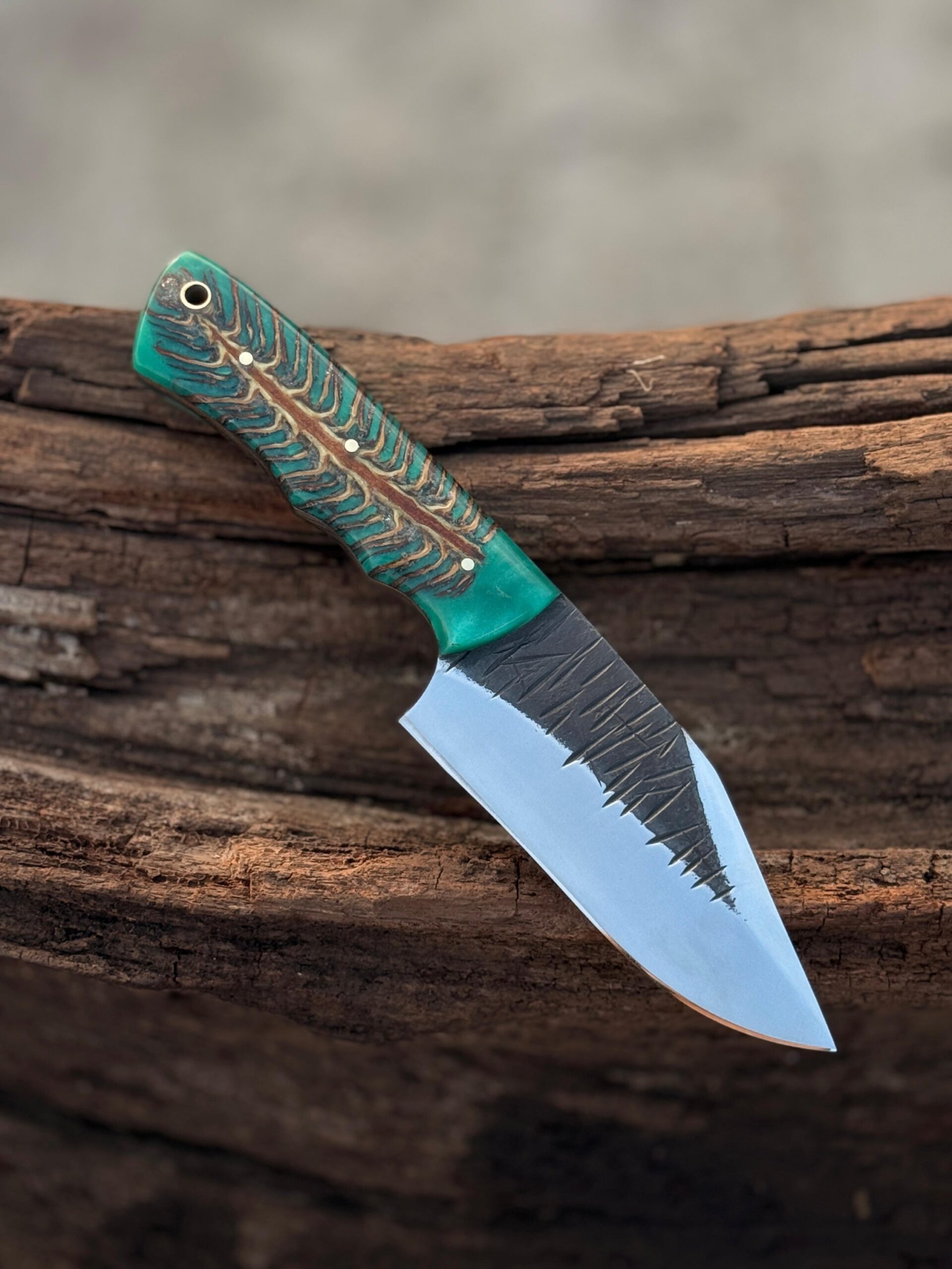Hand-Forged 1095 Steel Hunter | Pine Cone Resin Handle
MZ:22 - Image 4