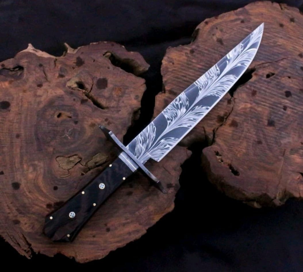 Hand-Forged Damascus Steel Bowie Knife – Venigy Wood Handle 14"
MZ:33 - Image 2