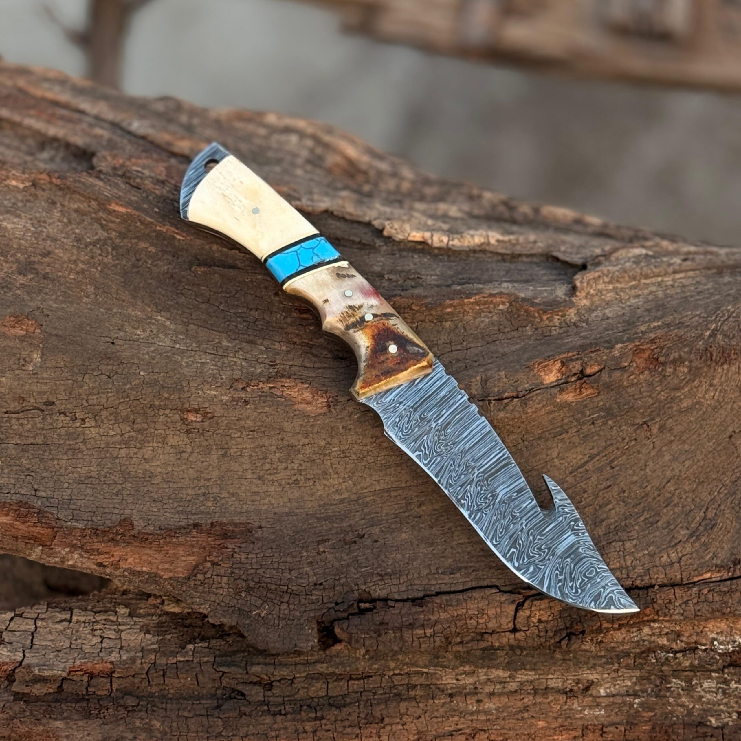 Handcrafted 11″ Damascus Gut Hook Knife with Bone, Stone & Sheep Horn Handle
MZ:20