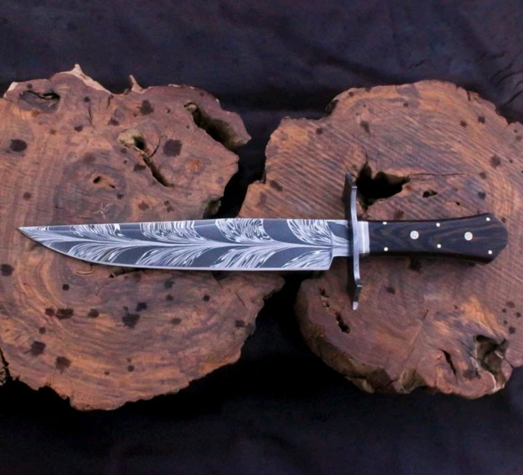 Hand-Forged Damascus Steel Bowie Knife – Venigy Wood Handle 14"
MZ:33 - Image 3