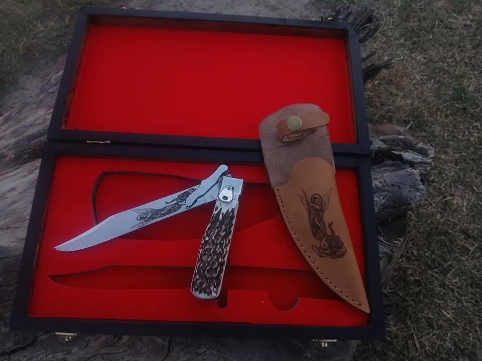 Handmade Premium Engraved Folding Knife with Leather Sheath
MZ:34
