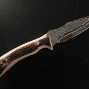 Handmade Copper Vein Damascus Hunter
MZ:53